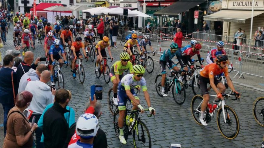Cyclisme : Qui domine la course Paris-Camembert depuis l'après-guerre ?